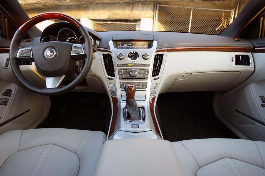  Cadillac CTS Coupe 2011 года  (фото 34 из 128)